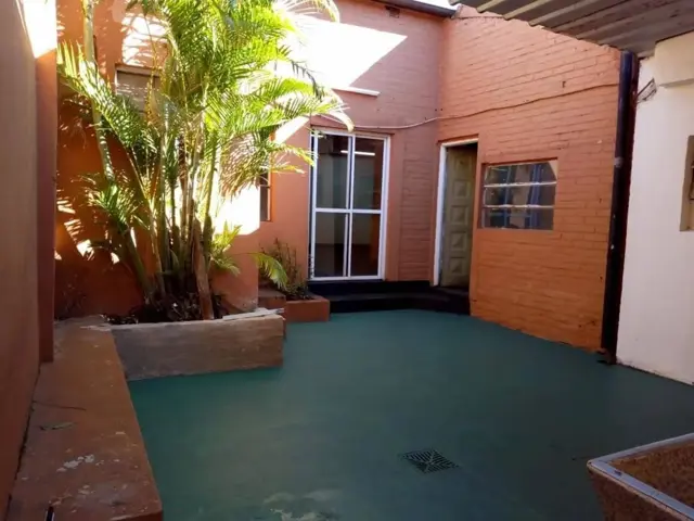 SE VENDE CASA CÉNTRICA IDEAL PARA EDIFICIOS EN POSADAS