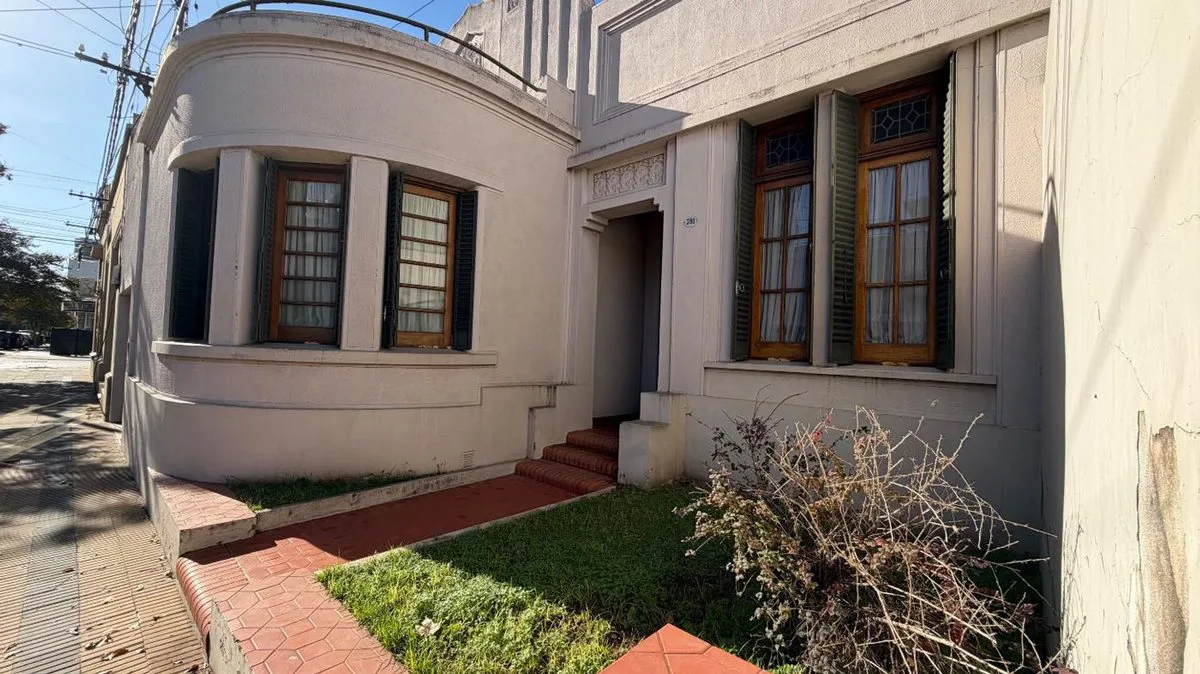 IMPORTANTE PROPIEDAD EN VENTA EN PLENO CENTRO foto 2
