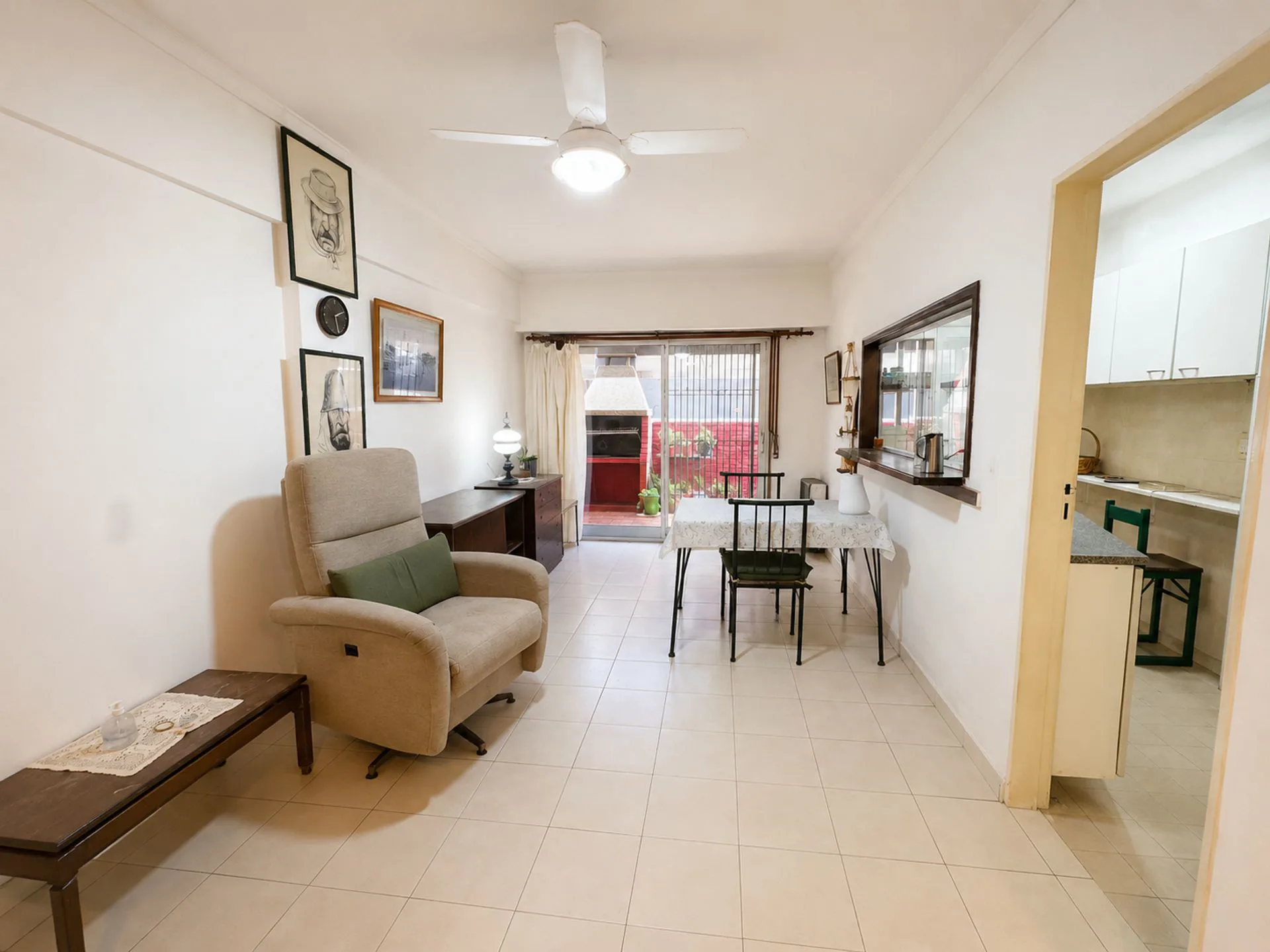 VENTA DEPTO 2 AMB + DEPEN C/ COCHERA Y PATIO MAR
