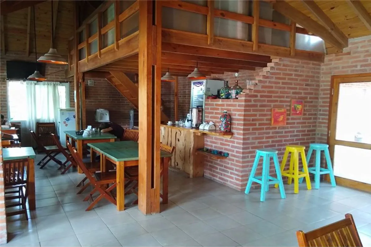 VENTA  HOSTEL 9 habitaciones + departamento foto 3