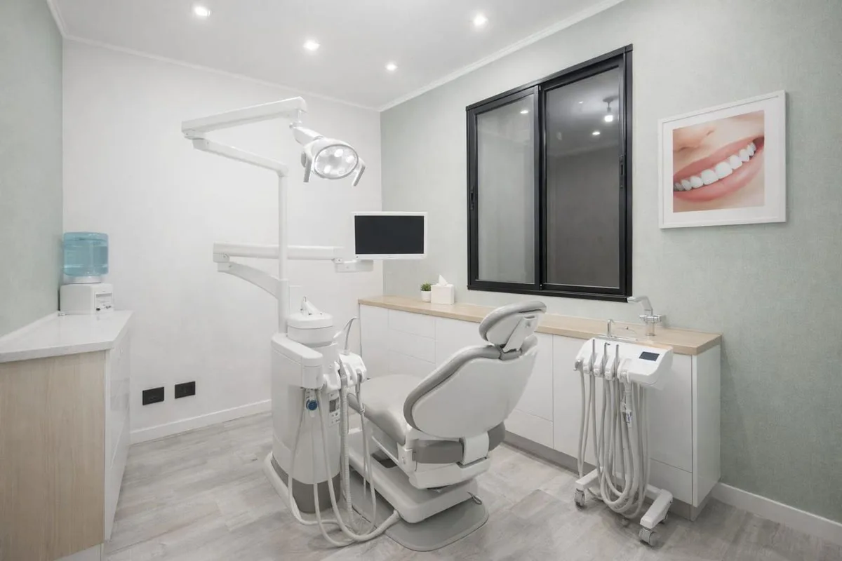 VENTA OFICINA 5 AMB RECICLADA A NUEVO C/ BAÑO Y CO foto 2