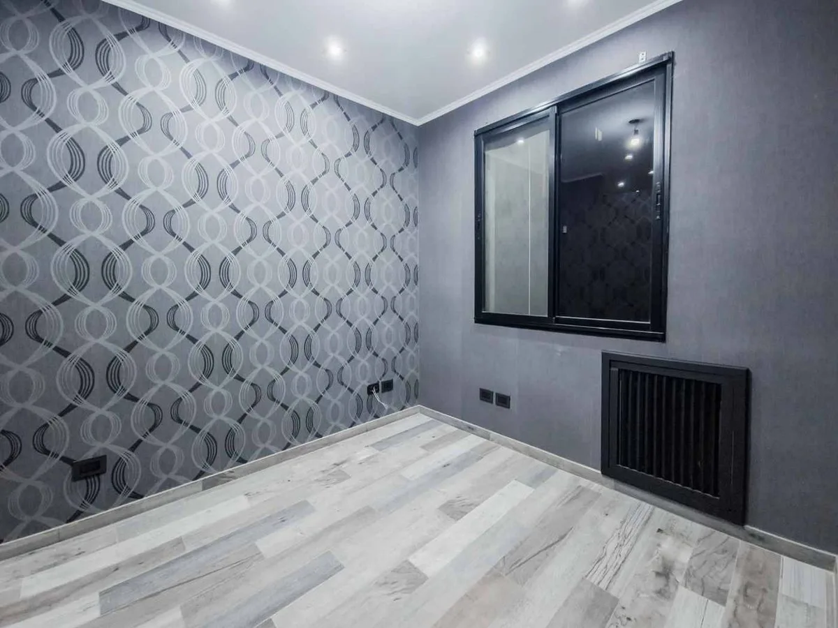 VENTA OFICINA 5 AMB RECICLADA A NUEVO C/ BAÑO Y CO foto 3