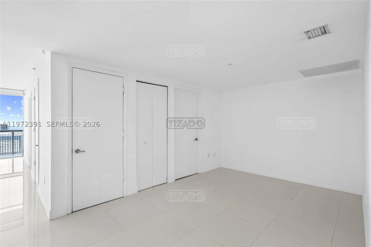 495 Brickell Ave #4705 400 foto 5