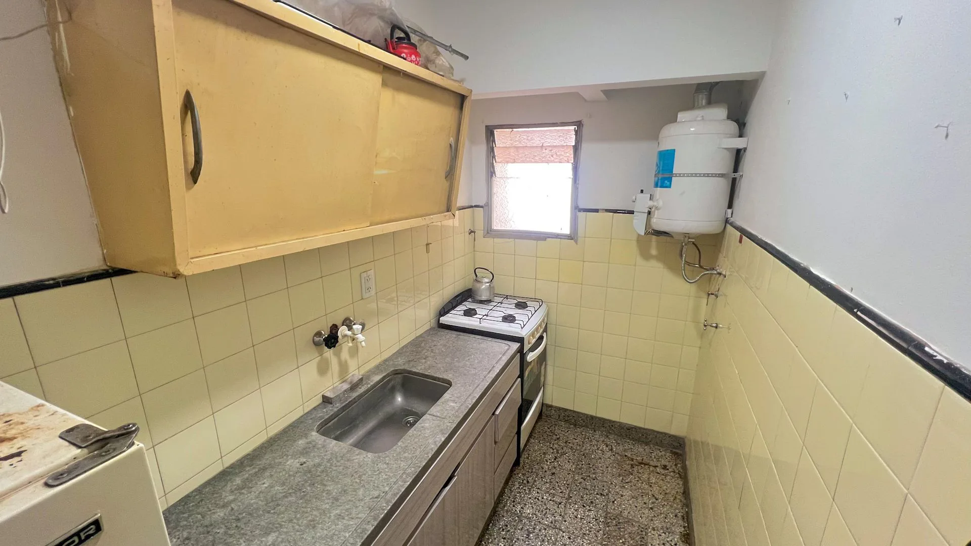 VENTA DEPTO 2 AMBIENTES PLAZA COLON A RECICLAR foto 4