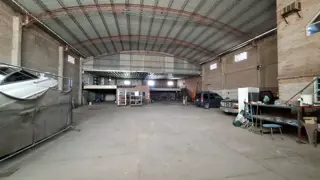 GRAN GALPÓN EN ALQUILER - EXCELENTE UBICACIÓN Y AMPLIAS POSIBILIDADES DE USO foto 4