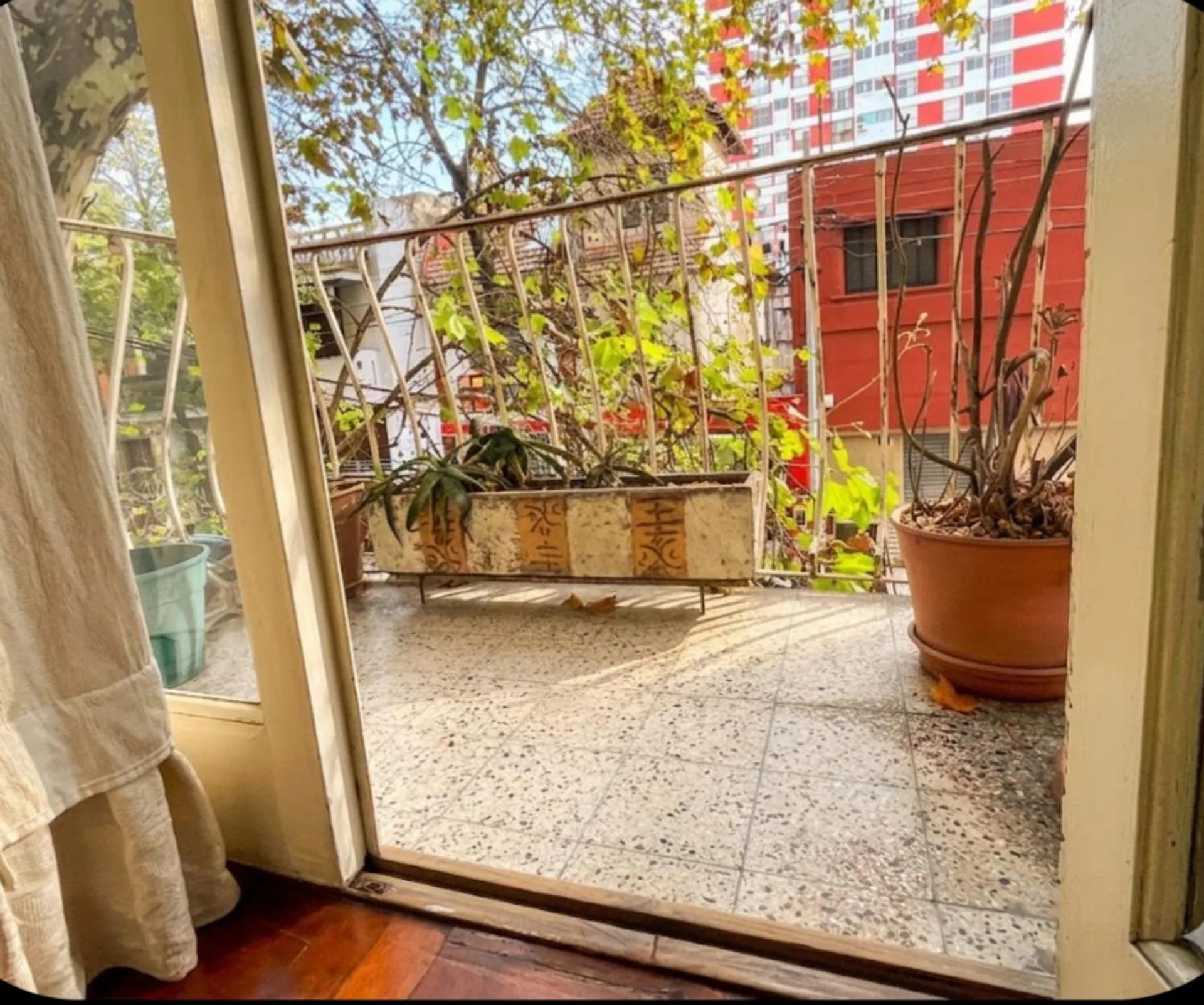 VENTA DEPARTAMENTO 3AMBIENTES C/ BALCON FLORESTA foto 2