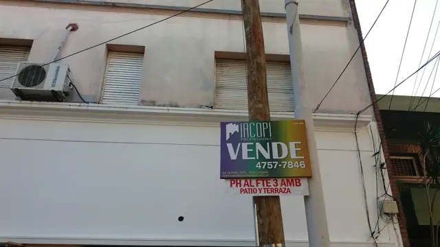 PH 1º PISO POR ESCALERA AL FRENTE