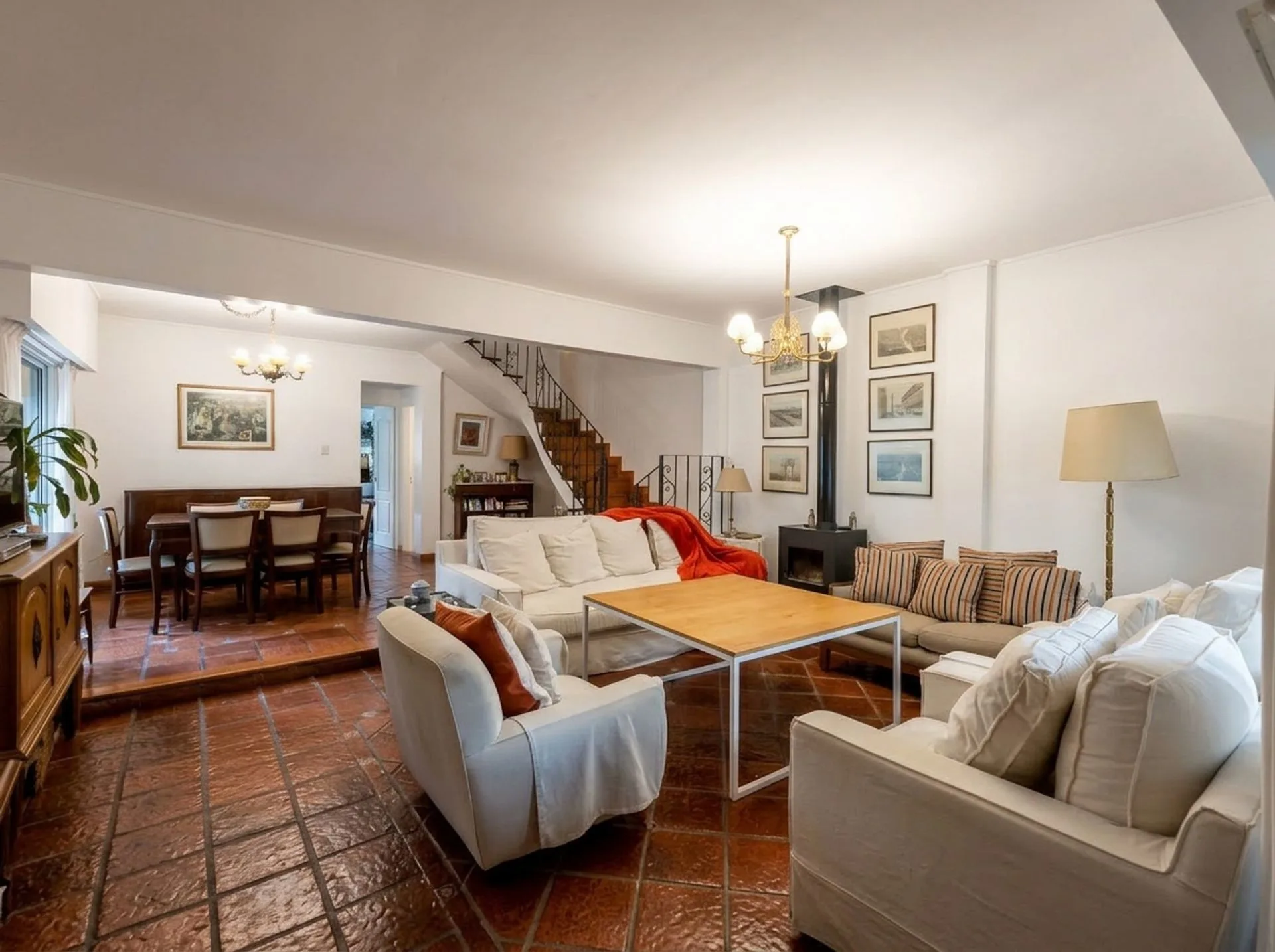 VENTA CASA 5 AMB. SAN ISIDRO EXCELENTE ESTADO foto 3