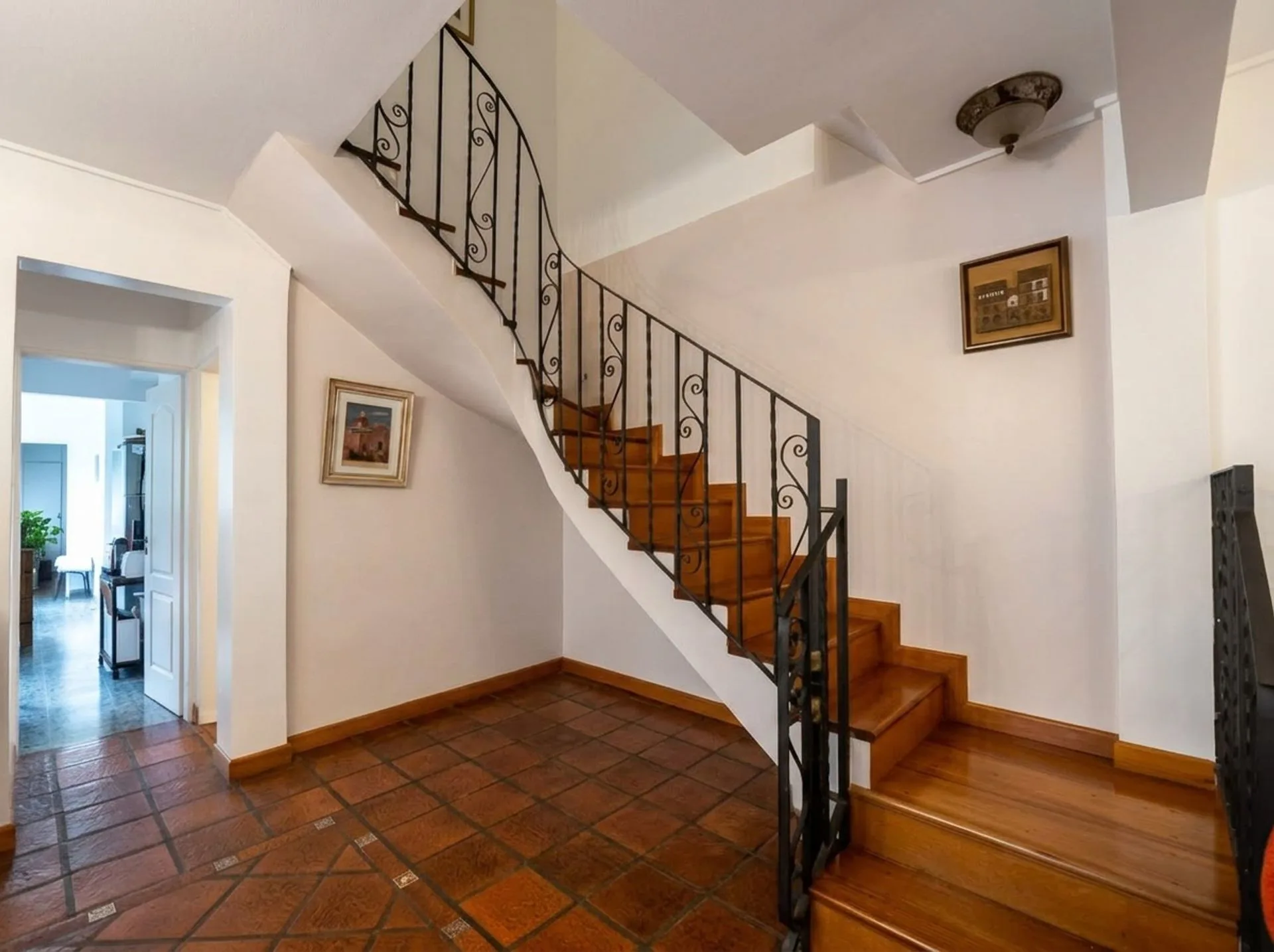 VENTA CASA 5 AMB. SAN ISIDRO EXCELENTE ESTADO foto 4