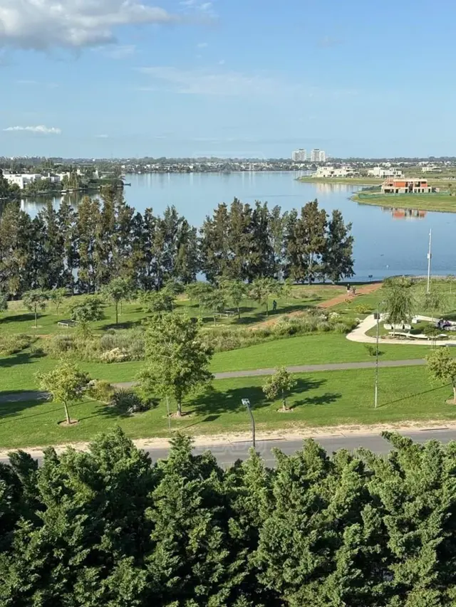 Del Lago Condominium I 500