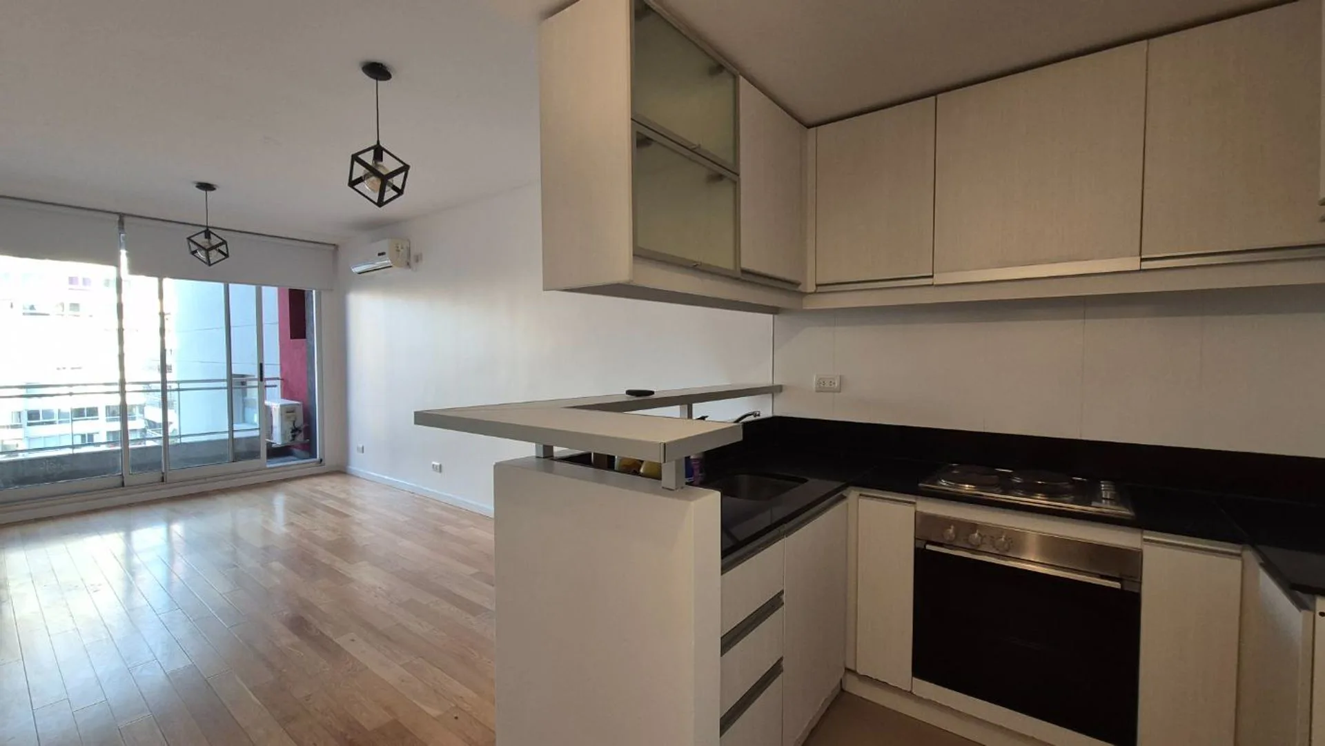 Dpto 2 ambientes balcón y amenities Alquiler foto 2