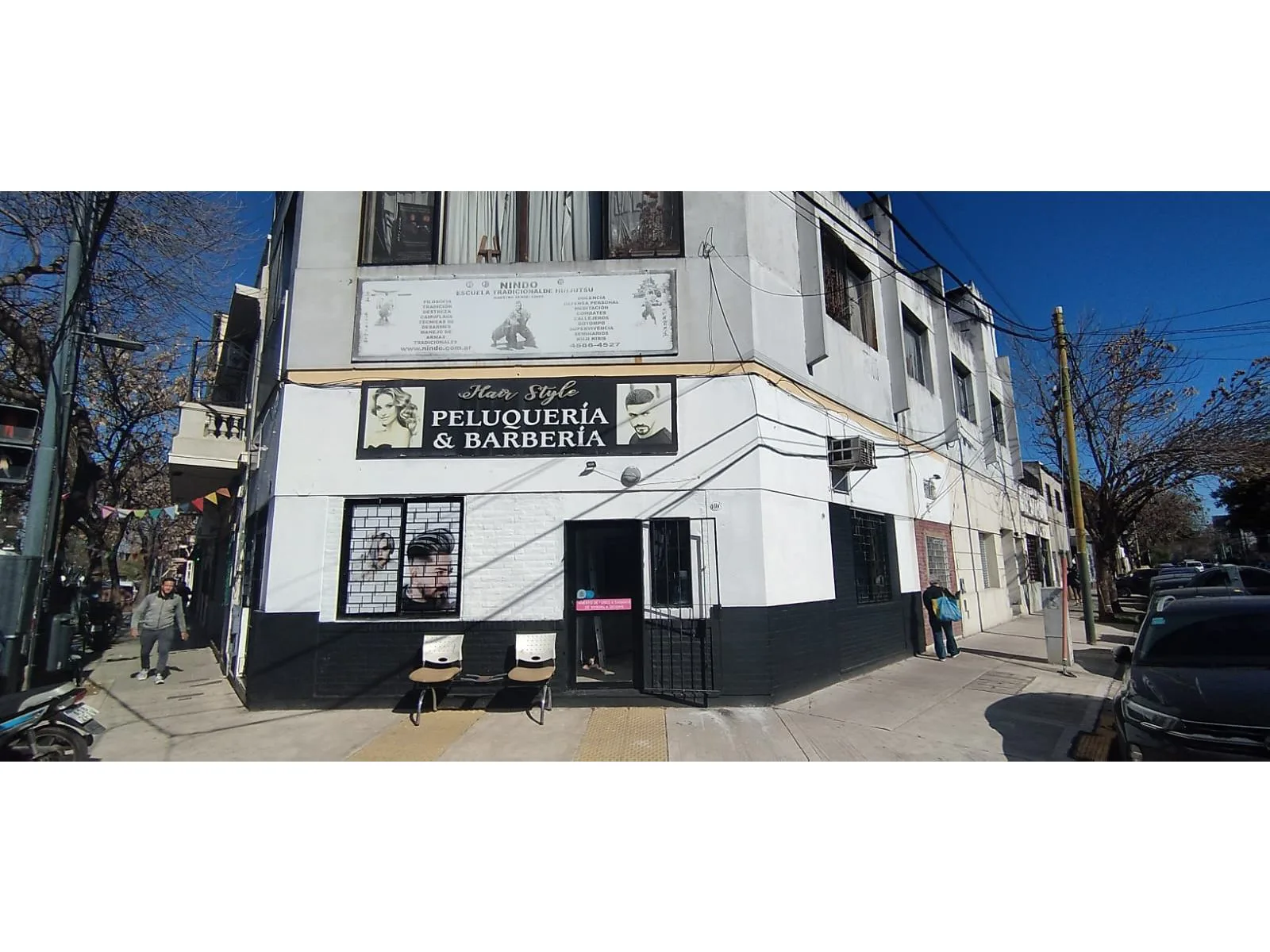 Venta de Local sobre avenida foto 2