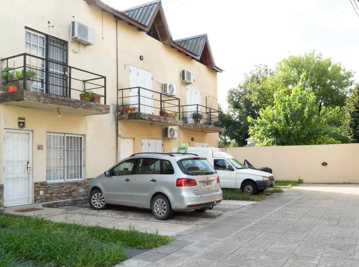 VENTA PH TRIPLEX  3 AMB+ PLAYROOM MARTIN CORONADO foto 3