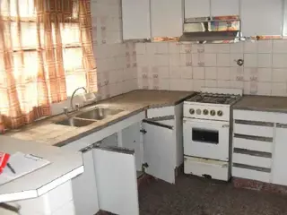 Casa en Venta en Castelar, Morón, Buenos Aires foto 2