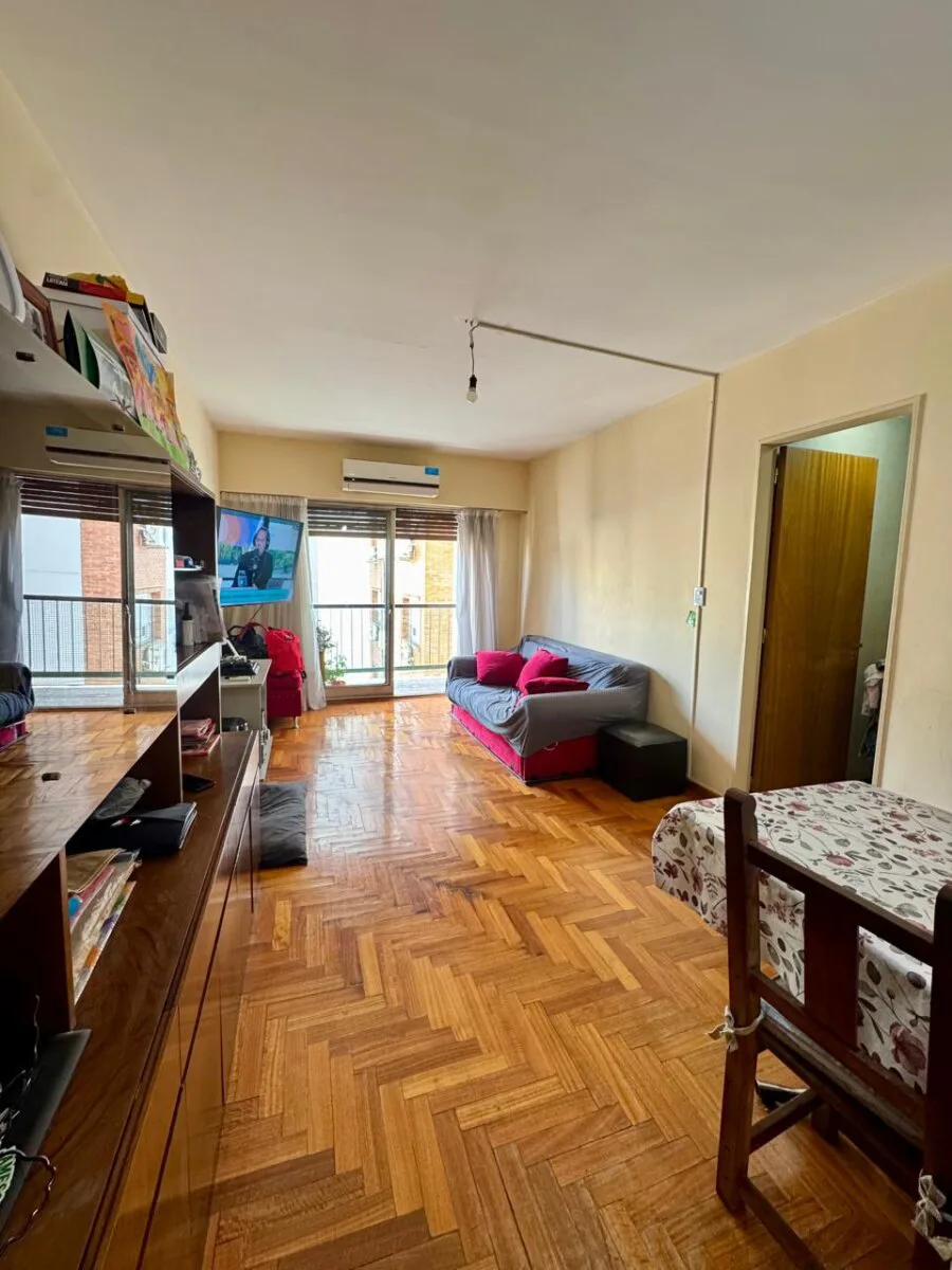 VENTA SEMIPISO 4 AMBIENTES CON DEPENDENCIA Y BAULERA - AV. LA PLATA 400 - CABALLITO foto 4