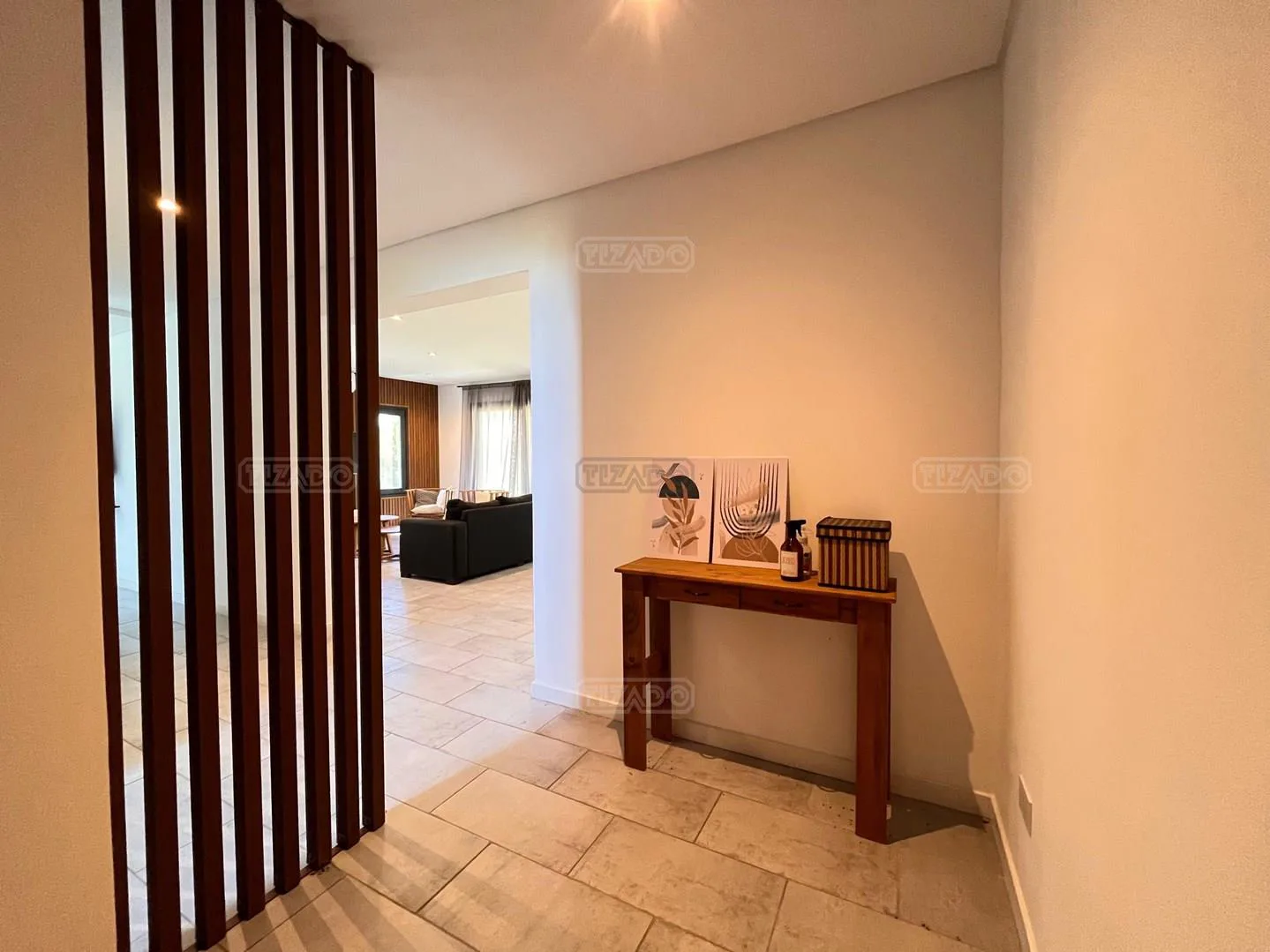 Furnished 3-Bedroom House with Pool and Garden in Ceibos, Puertos, Escobar – photo 7 of 12
