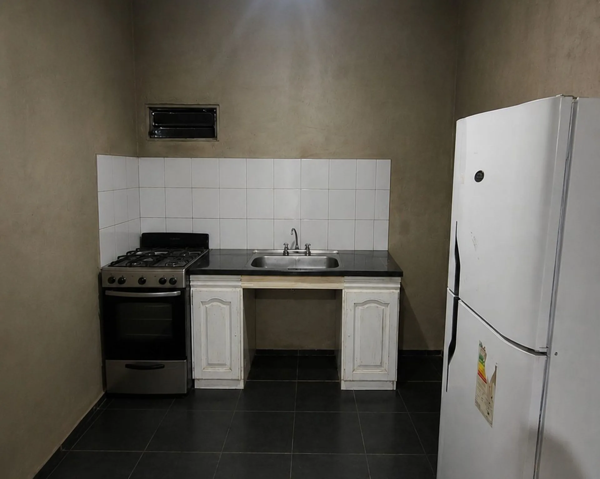 VENTA CASA 5 AMB PTE DERQUI LOCAL DEPENDENCIA foto 5
