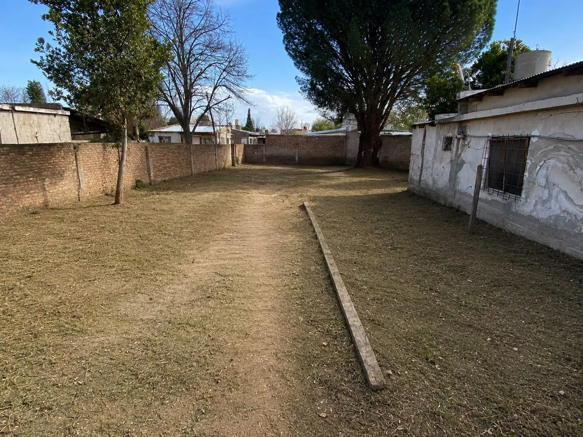 LOTE APTO DESAROLLO CENTRO DE PLOTTIER foto 2