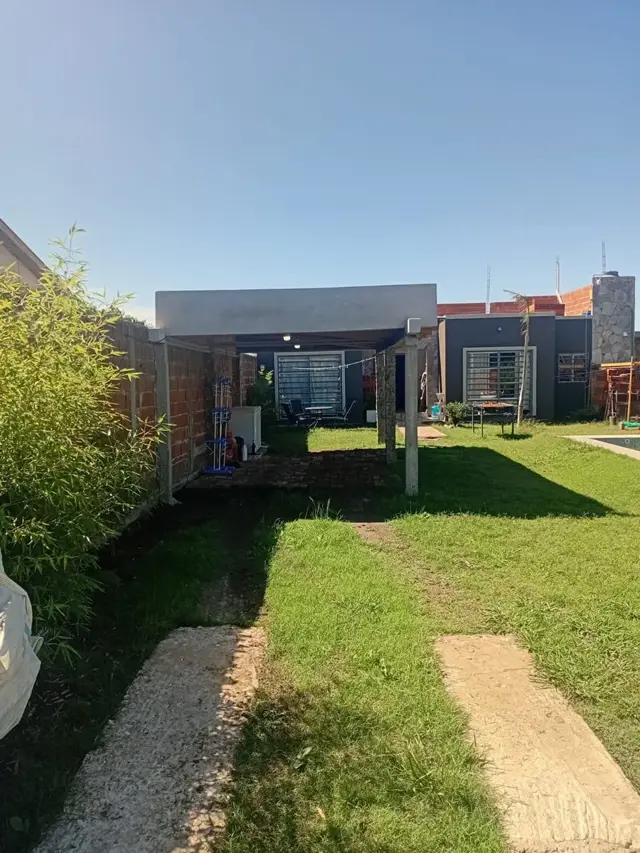 VENTA DE CASA EN LOTEO SANTA ANA  PERMUTA