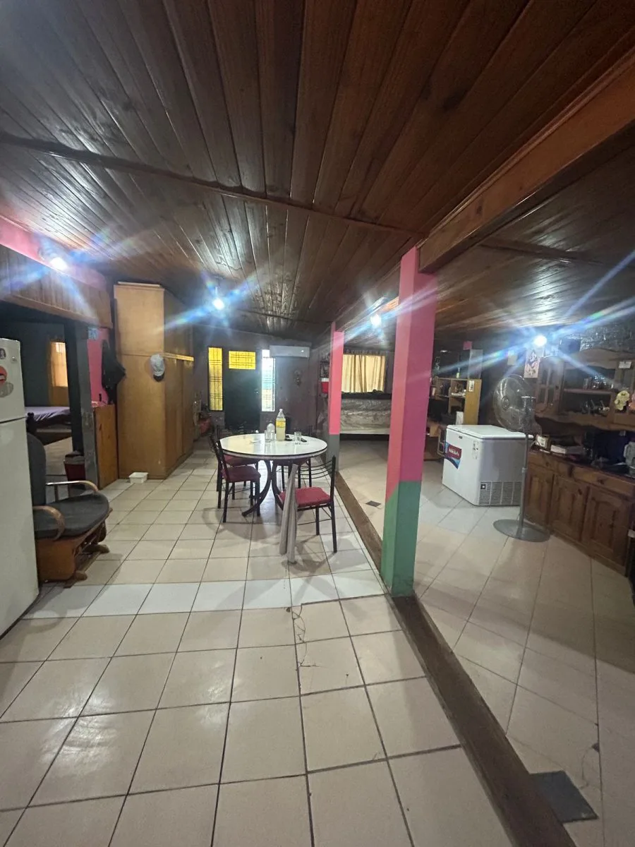 CASA EN VENTA -3 AMB COCHERAS-PILAR foto 4