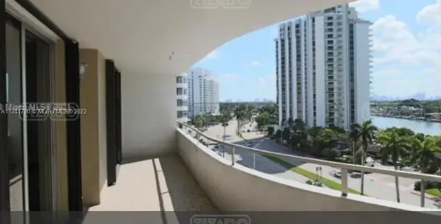 5555 Collins Ave #8Z 5500