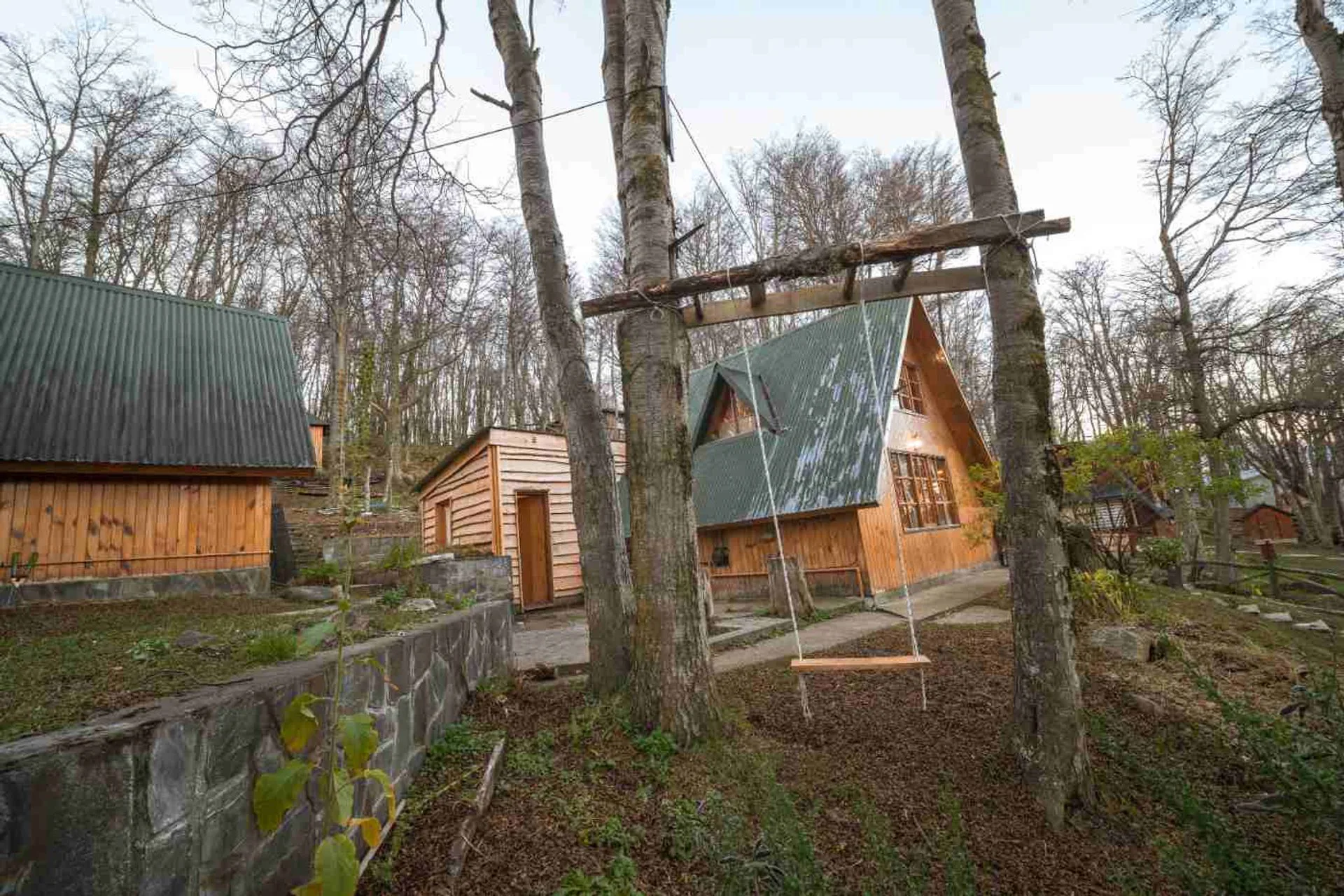 VENTA DE CASA TIPO CABAÑA + MONOAMBIENTE foto 3