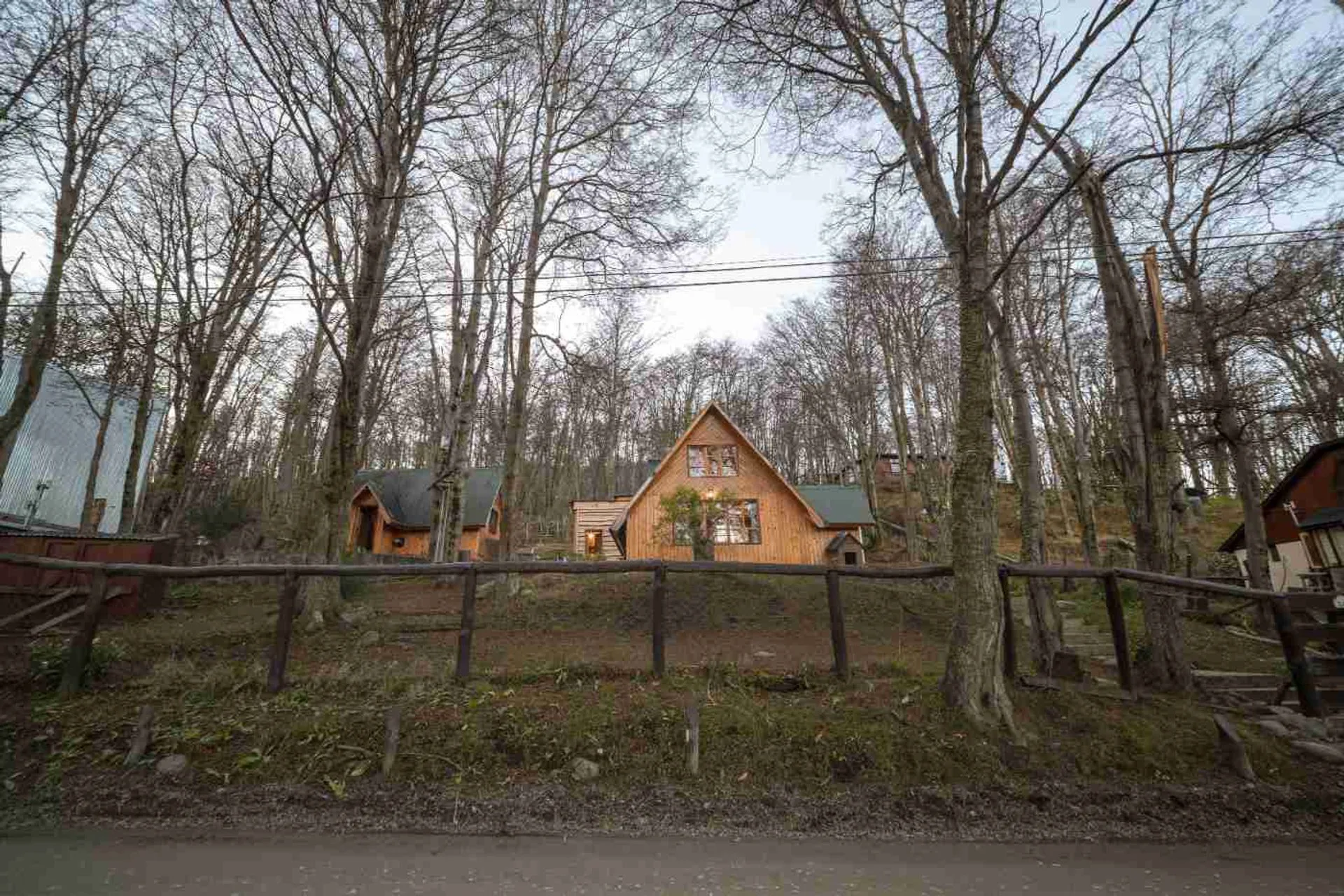 VENTA DE CASA TIPO CABAÑA + MONOAMBIENTE foto 5