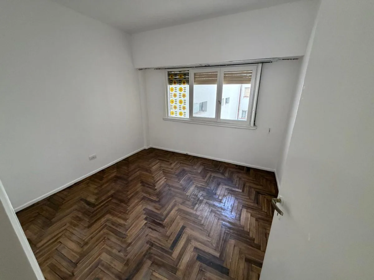 ALQUILER DEPARTAMENTO 2 AMB CON DEP BALCON COCHERA foto 4
