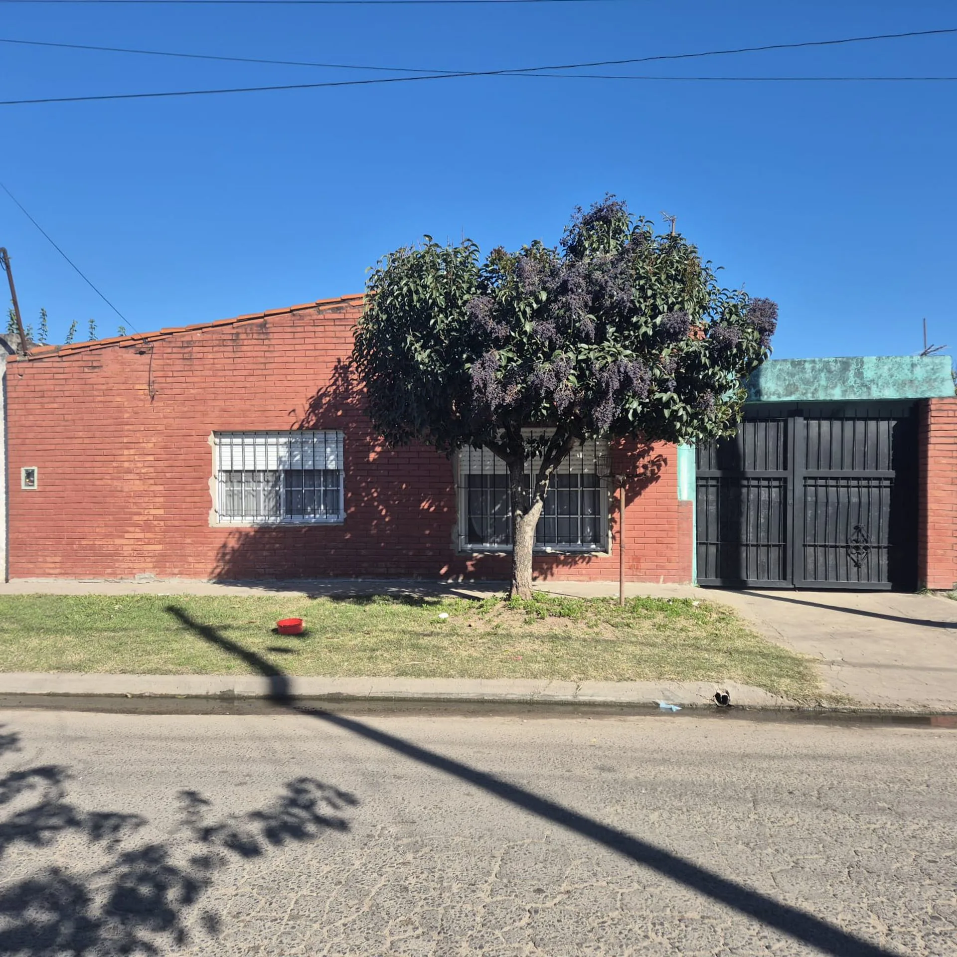 CASA EN PABLO NOGUES, MALVINAS ARGENTINAS