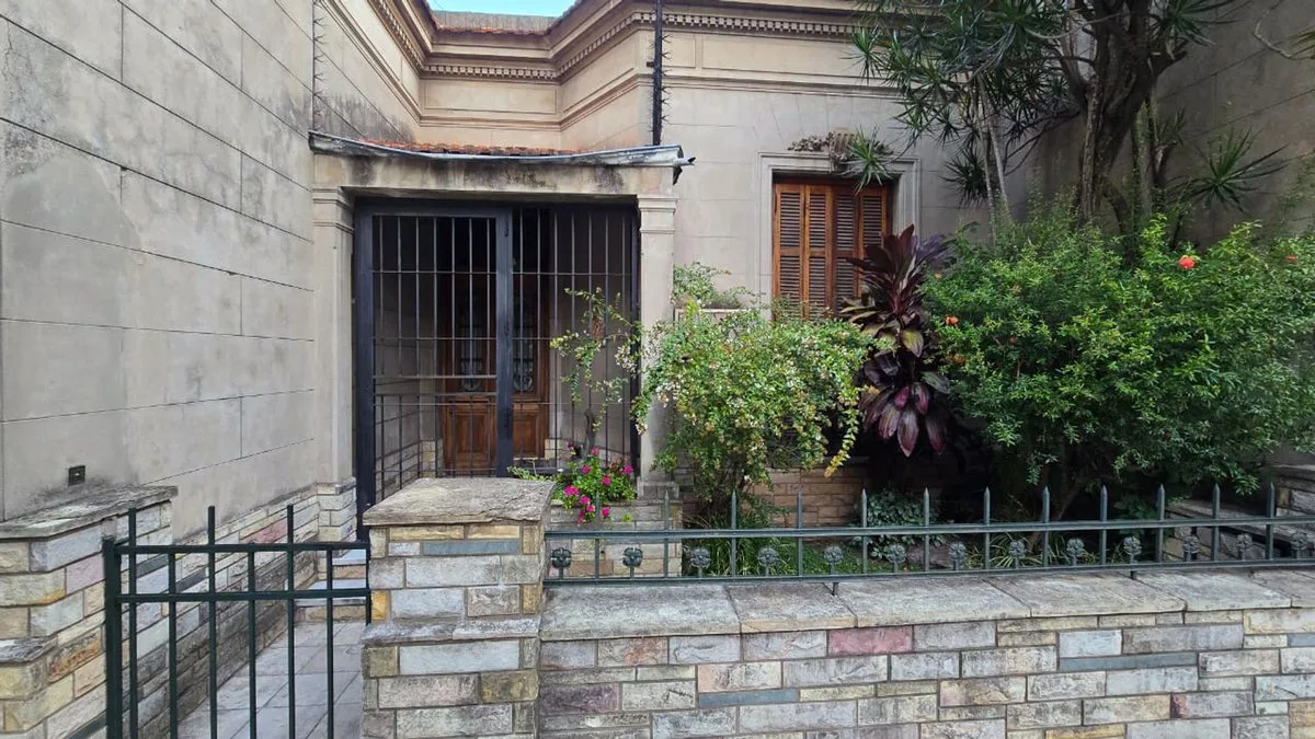 CASA 5 AMBIENTES LOTE PROPIO - VILLA EL PARQUE foto 2