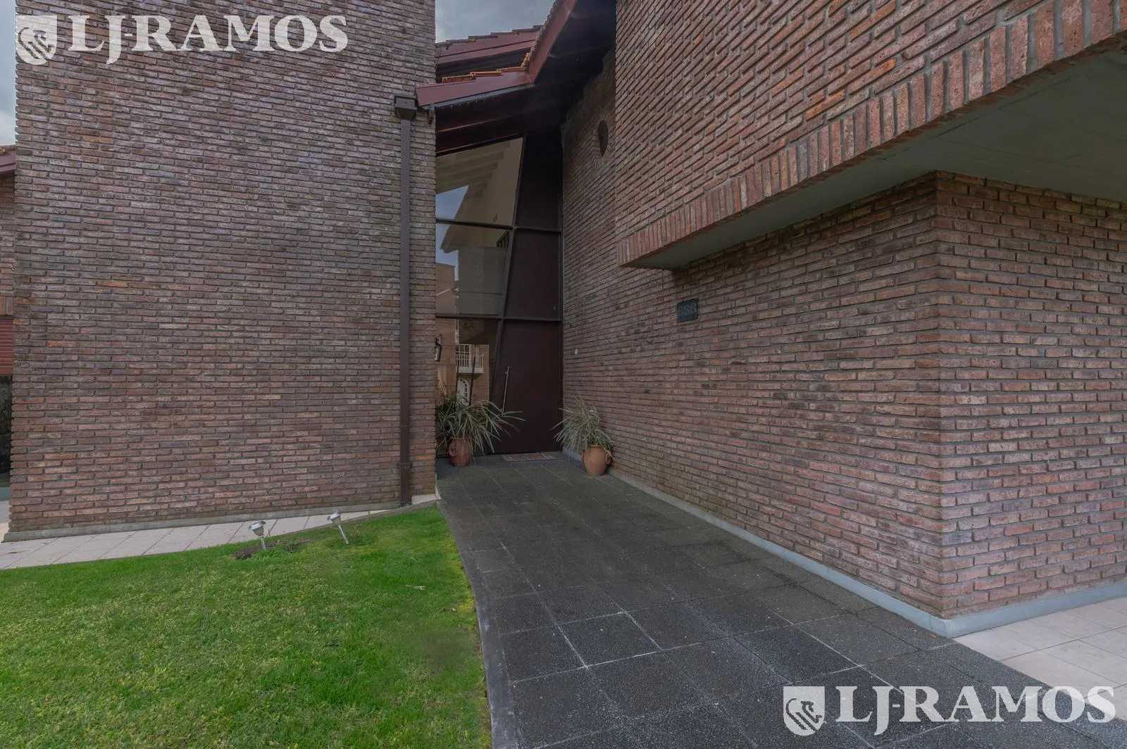 LJ RAMOS | VENDE | CASA EN CAMPO CHICO, PILAR | LUMINOSA Y AMPLIA C/ PILETA | foto 4