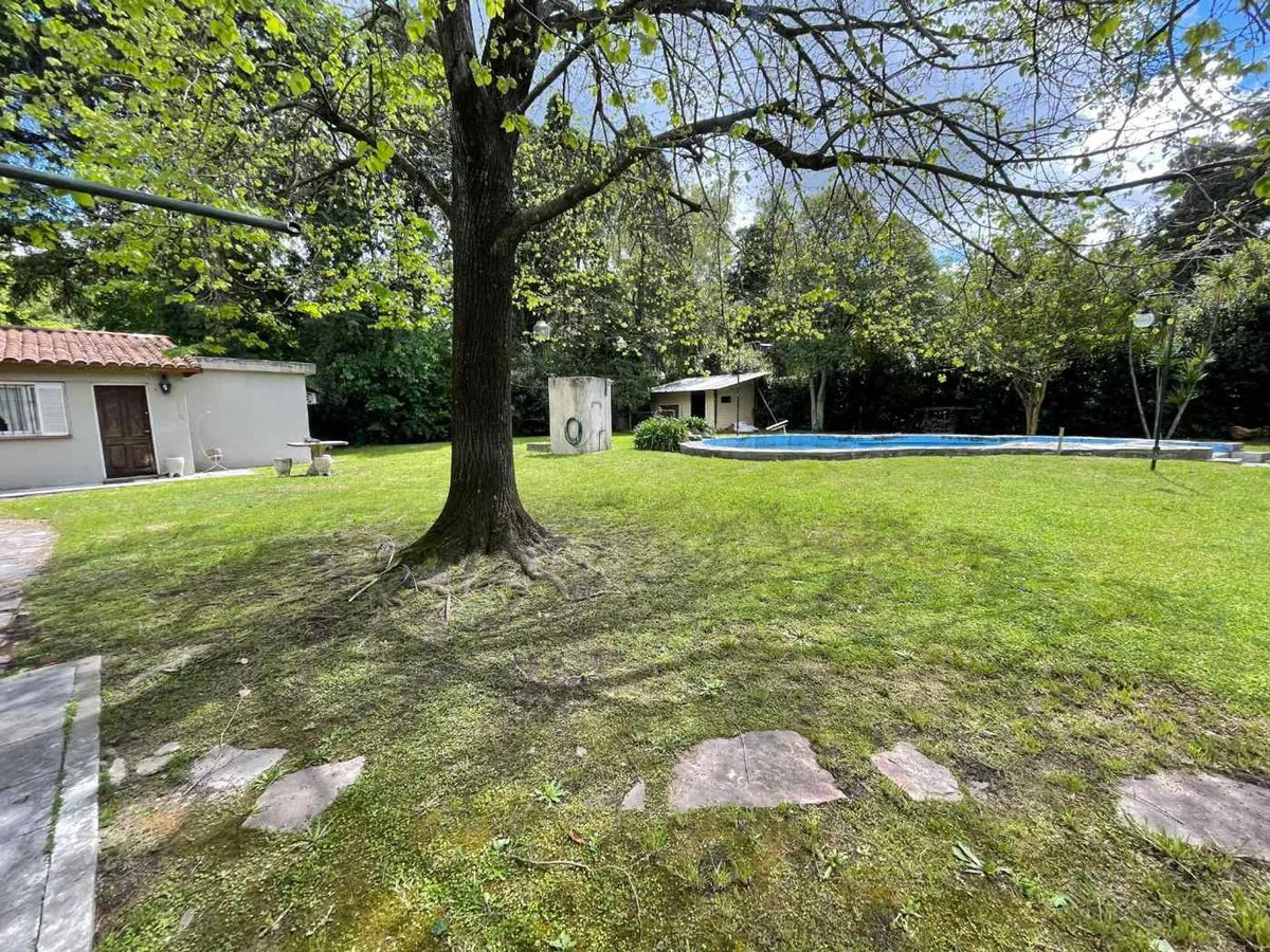VENTA DOS CASAS EN DEL VISO EN LOTE DE 2244m2 foto 2