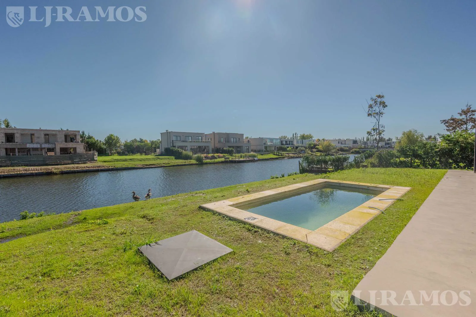 A la laguna a estrenar    4 dormitorios, en venta  en Laguna Grande foto 5