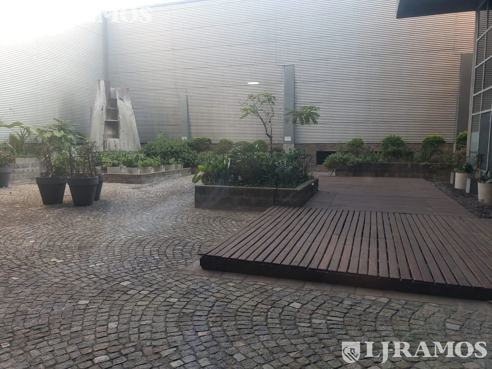Alquiler o venta de oficina de 140 m2 en Beccar foto 4
