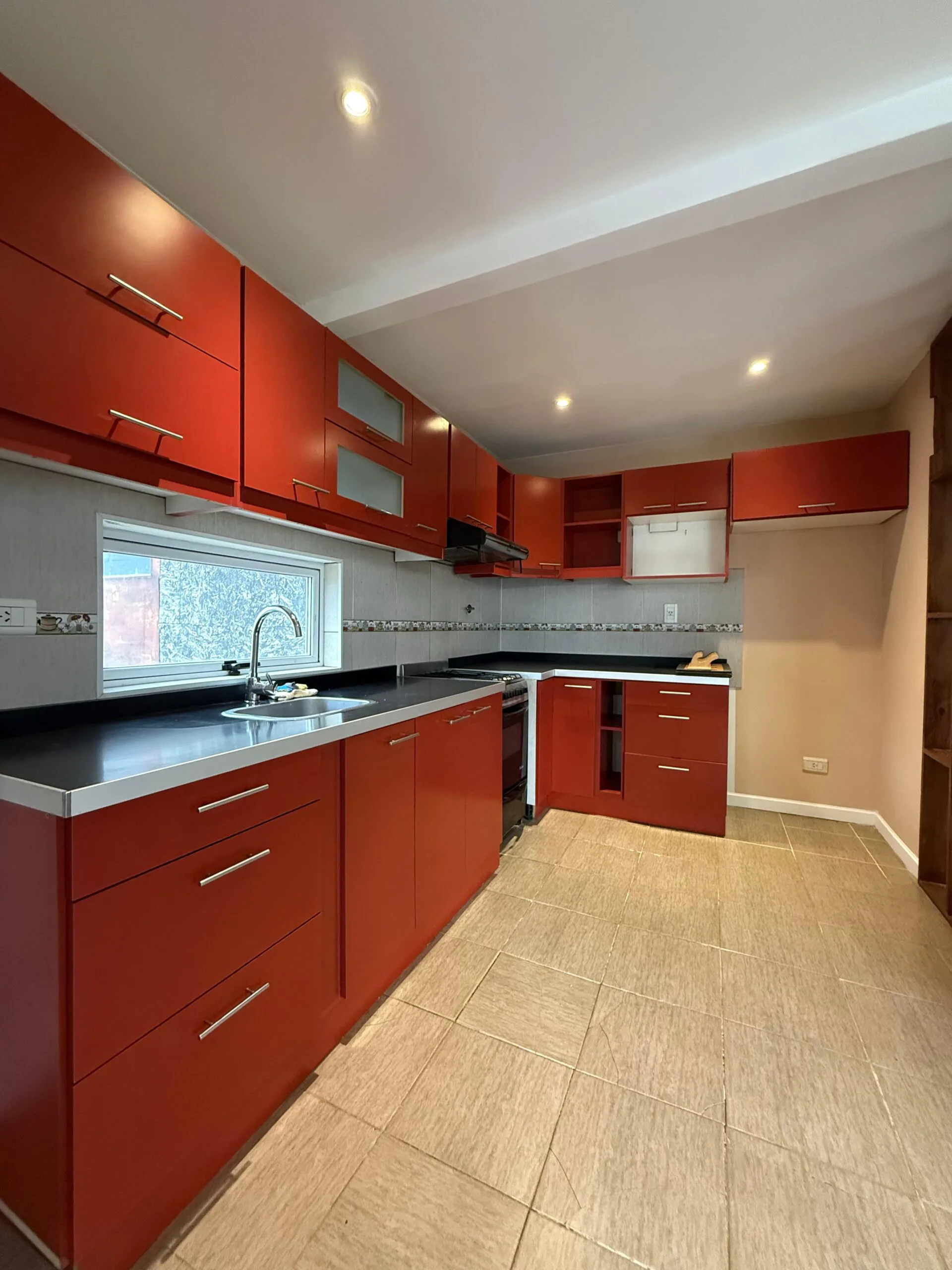ALQUILER / VENTA – CASA – AUSTRAL foto 4