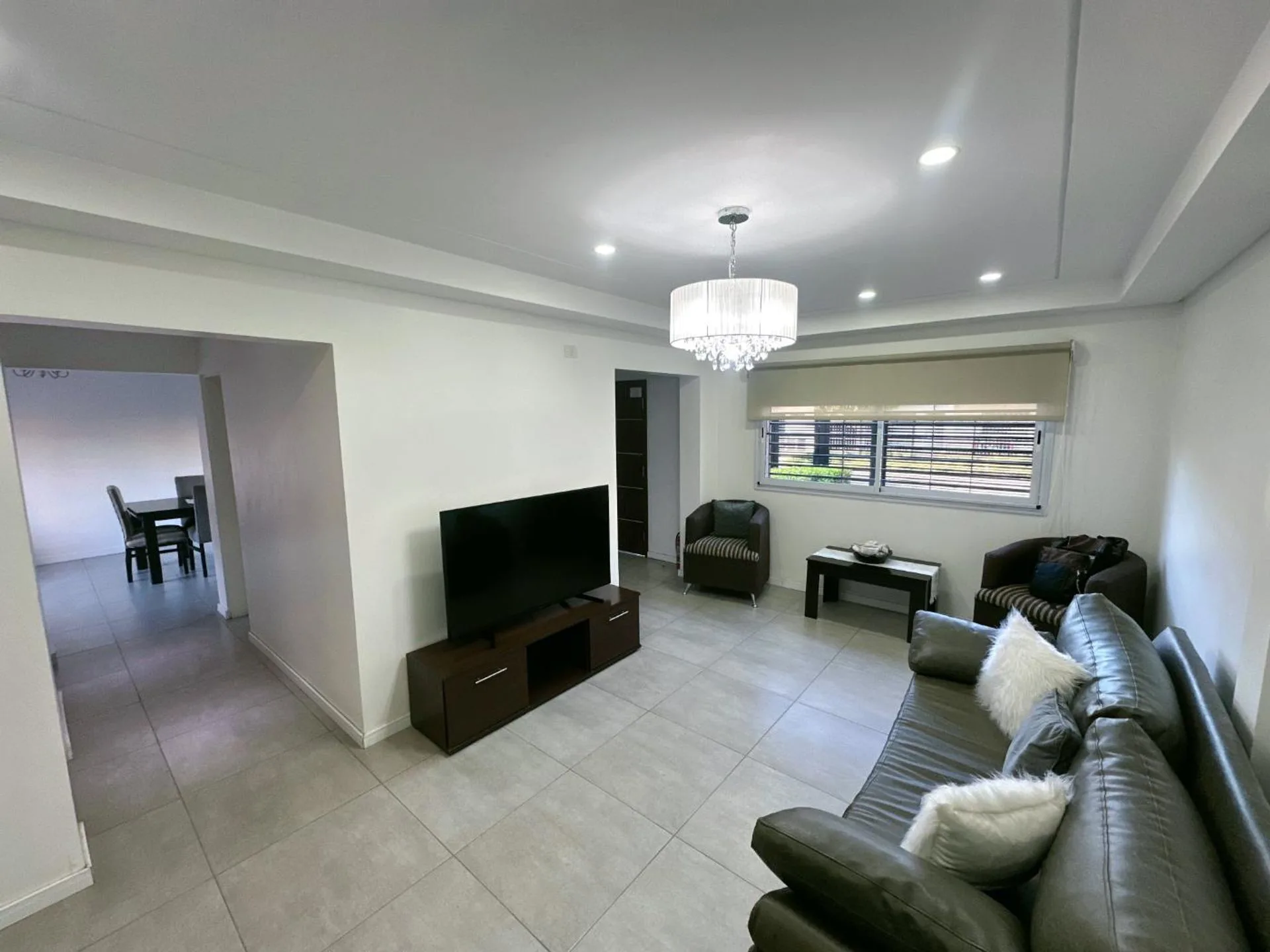 CASA EN VENTA 4 AMBIENTES PLAYROOM foto 4