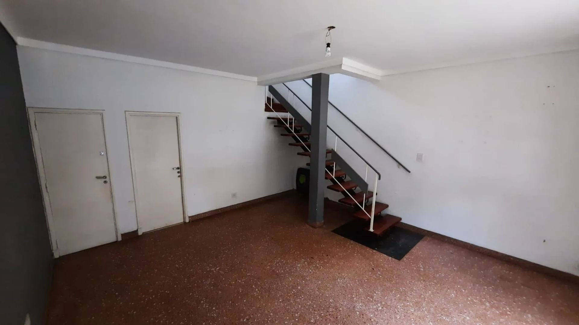 VENTA CASA 3 AMBIENTES VILLA MARTELLI COCHERA foto 2