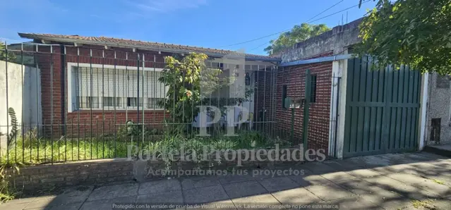 VENTA CASA 4 AMBIENTES CON COCHERA EN ITUZAINGÓ