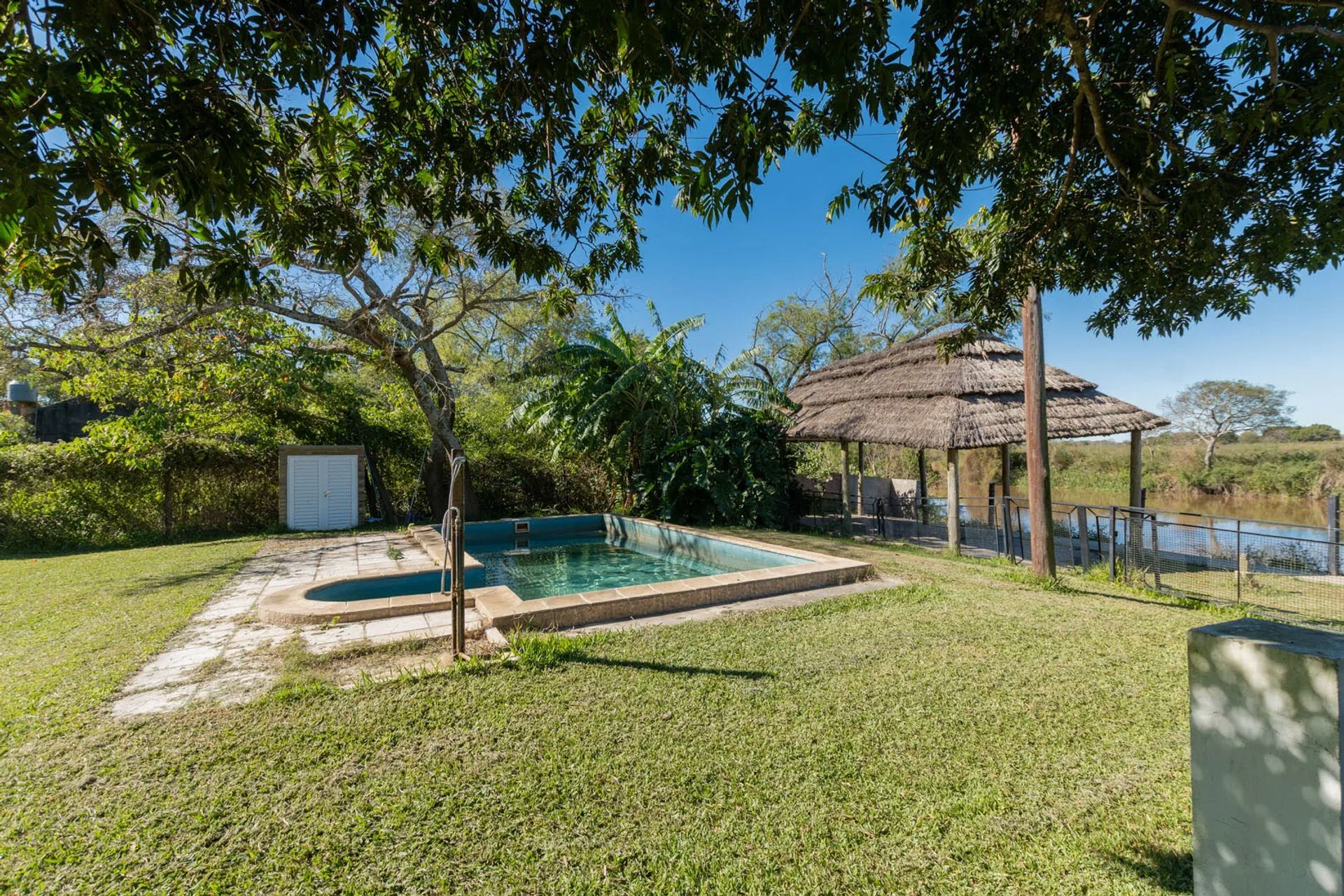 Casa con salida al río en Arroyo Leyes | Venta foto 2