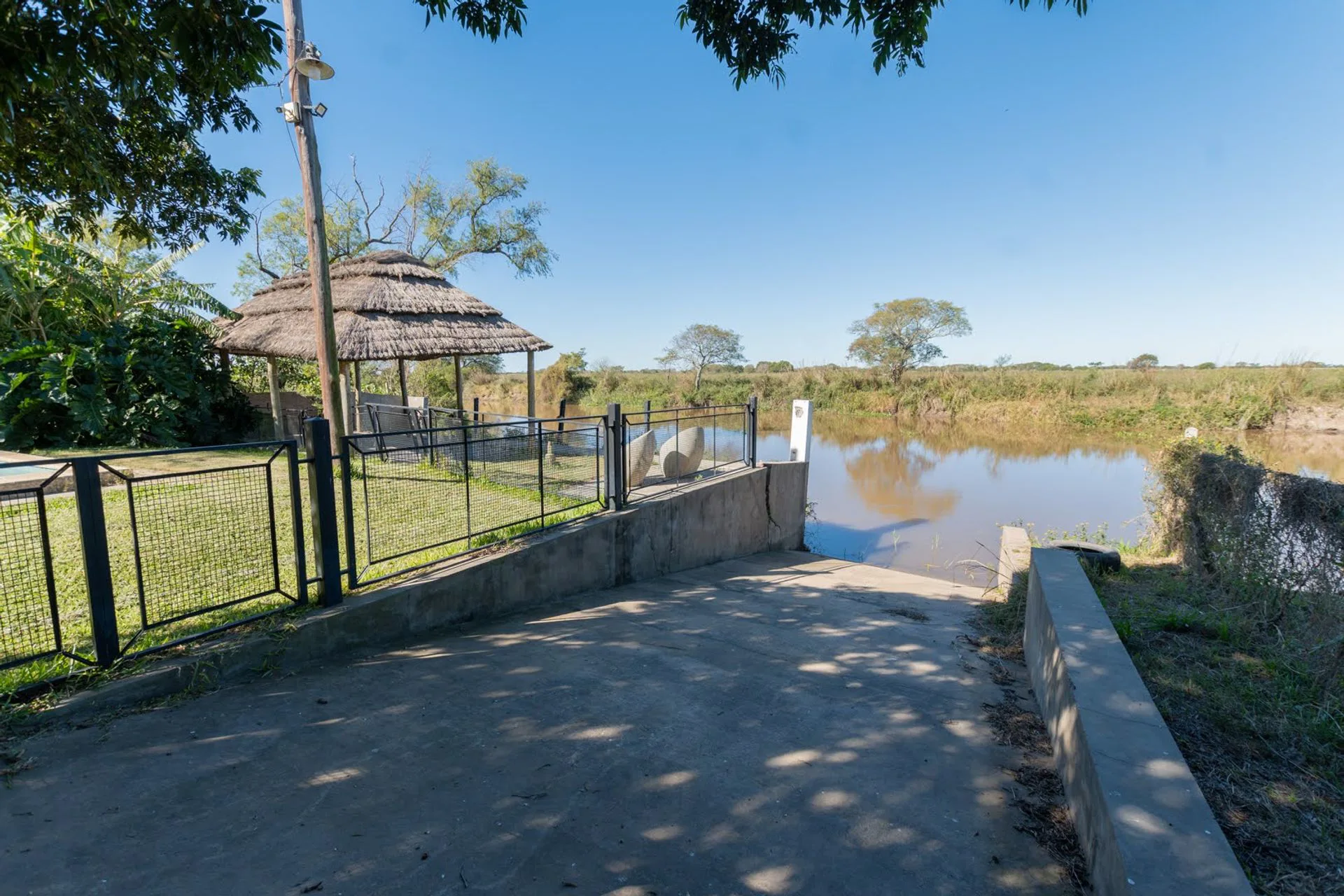 Casa con salida al río en Arroyo Leyes | Venta foto 5
