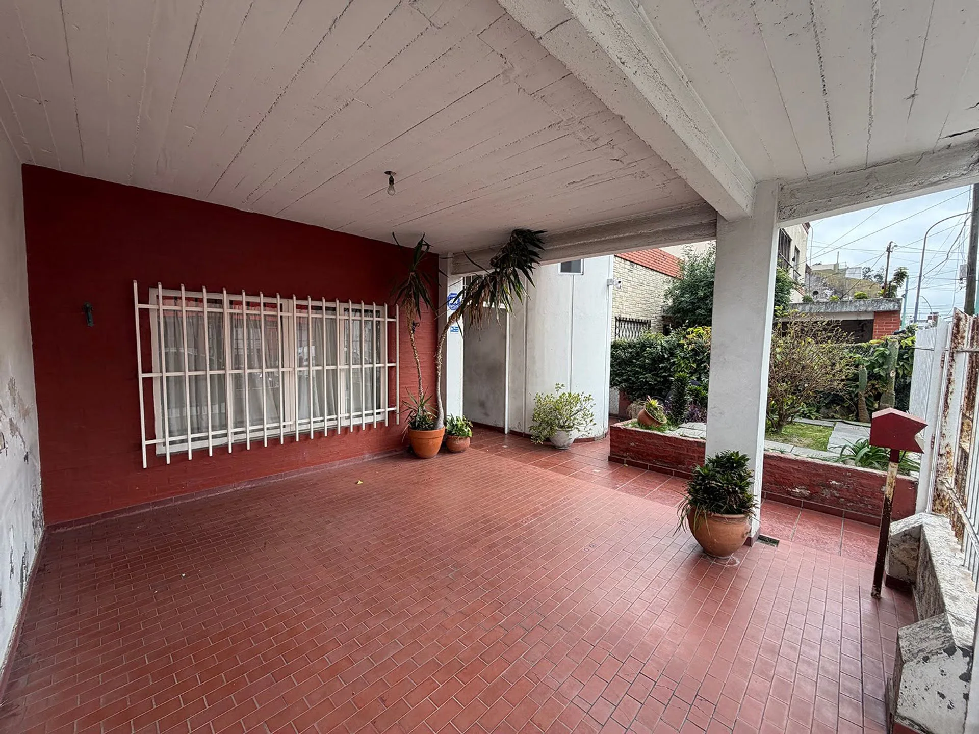 Venta casa en Villa Real con piscina y garage foto 3