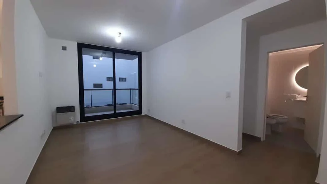 Departamento 2 ambientes con balcón y cochera en alquiler - Villa Urquiza foto 2