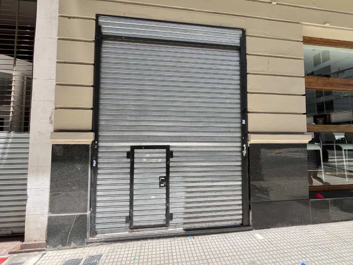 EDIFICIO ÚNICO EN ESQUINA P/ OFICINA O DESARROLLO foto 4