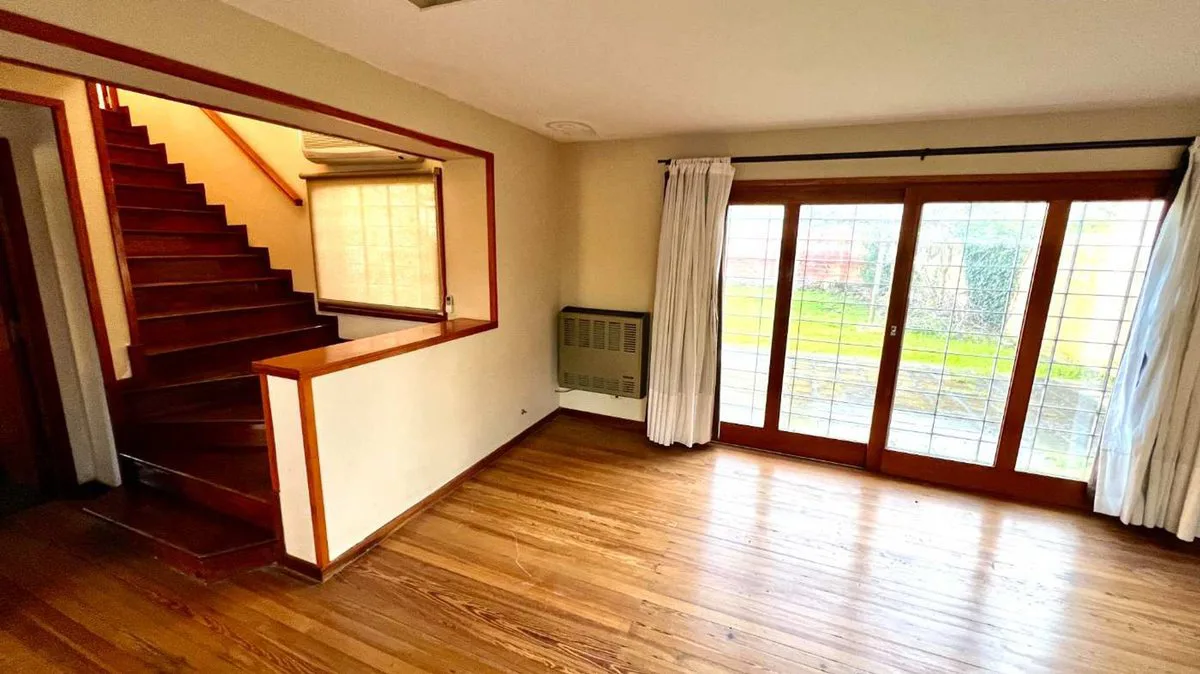 VENTA CASA 4 AMB 2 PLANTAS HIDROMASAJE GRAN PARQUE