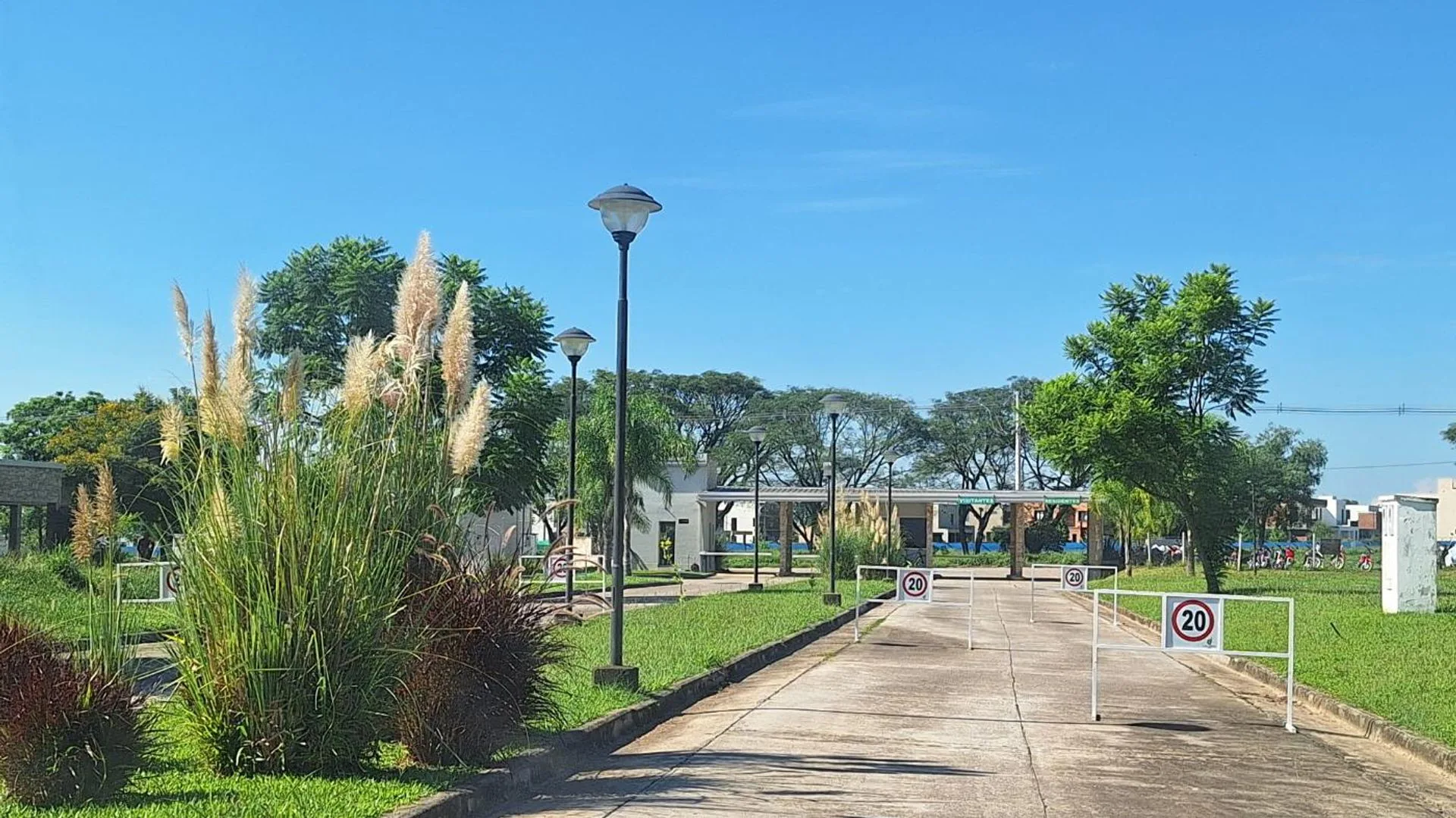 VENTA LOTE CENTRAL EN COUNTRY LAS LIMAS- SAN PABLO foto 3