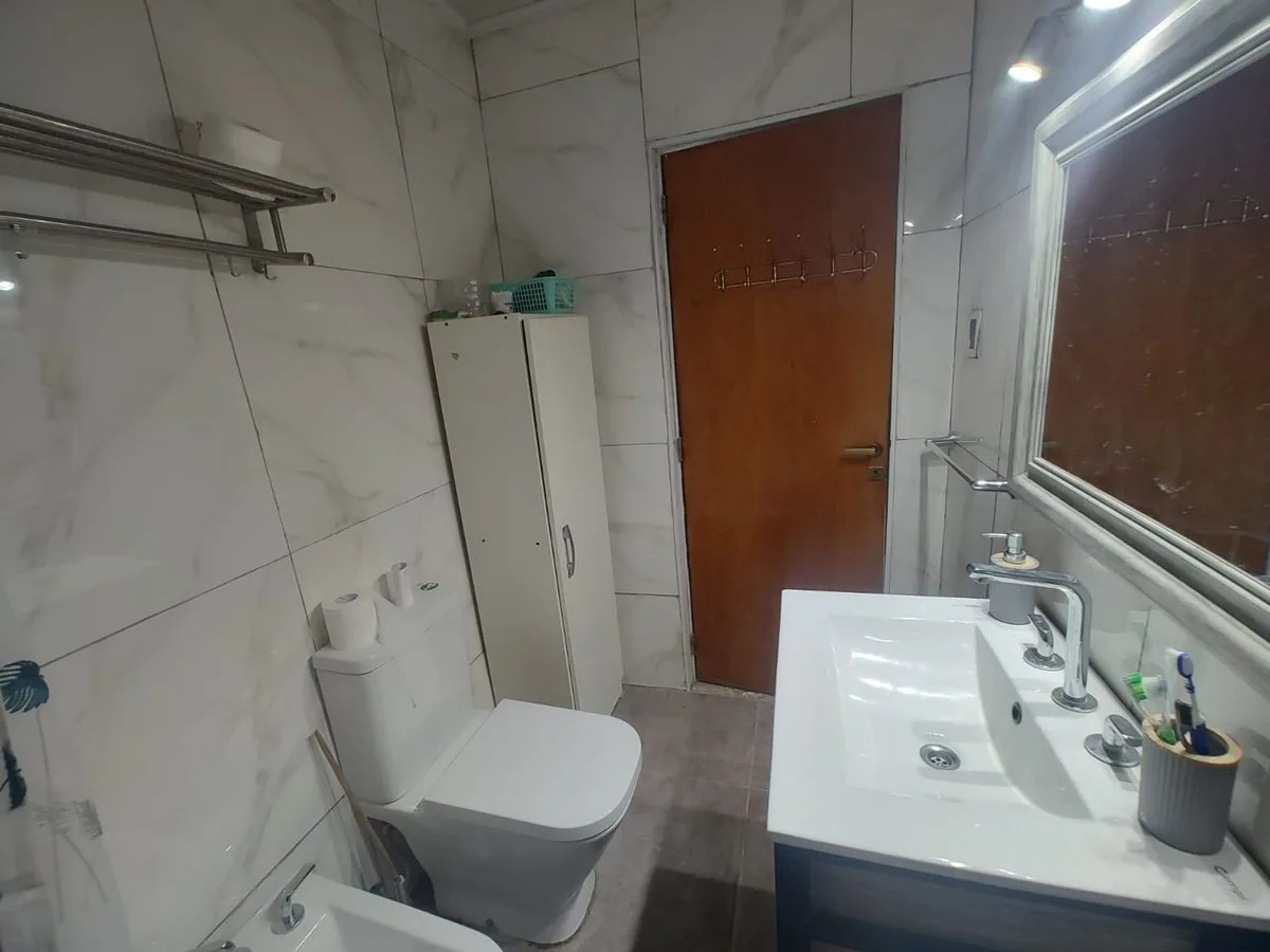 CASA 3 DORMITORIOS EN VENTA BERISSO QUINCHO PILETA foto 5