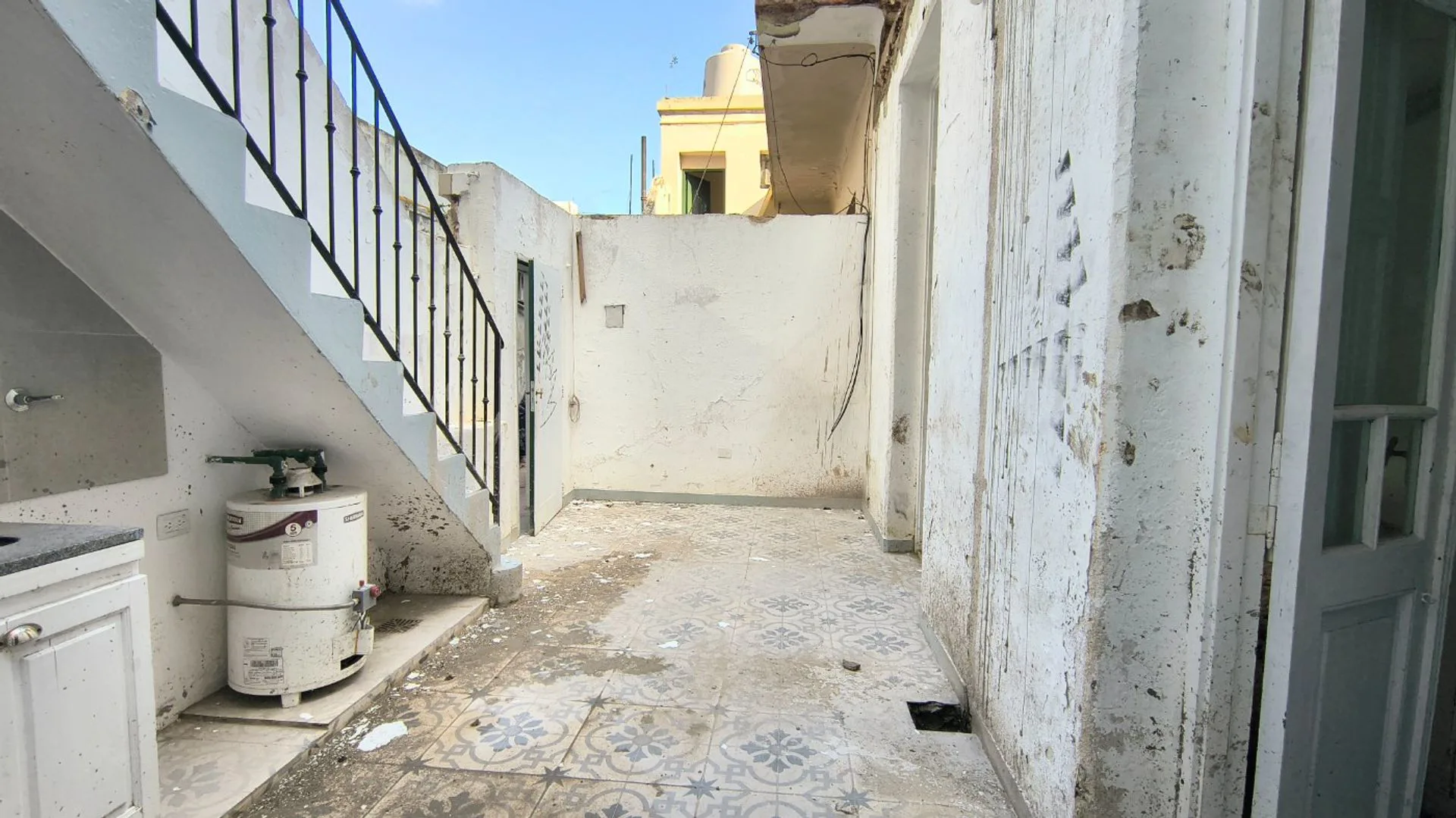 VENTA PH - 3 AMB CON PATIO -A REFACCIONAR- PALERMO foto 5
