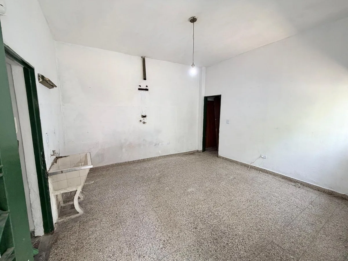 VENTA PH 2 AMB + LOCAL EN MORENO ZONA RESIDENCIAL foto 2