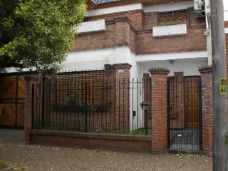 Casa en Venta en Haedo, Morón, Buenos Aires foto 2