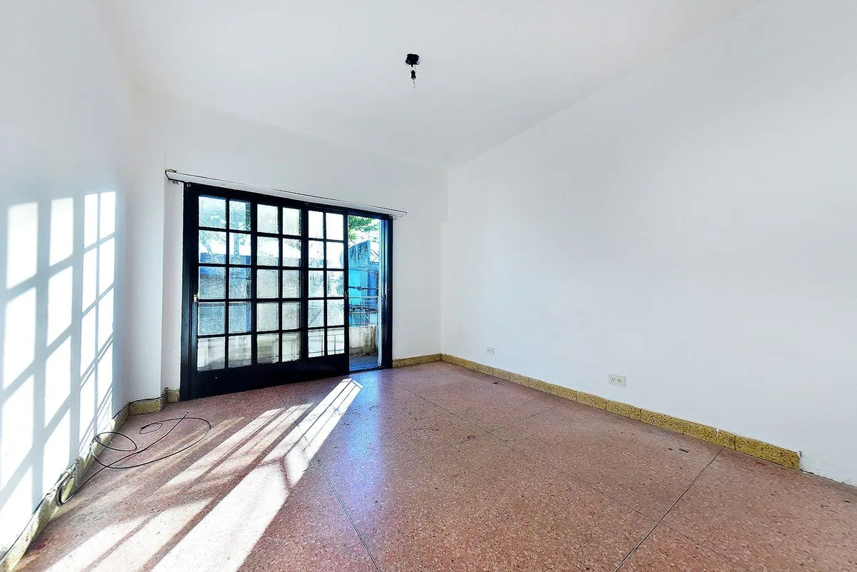 VENTA PH MULTIFAMILIAR CON TERRAZA EN MUNRO foto 3